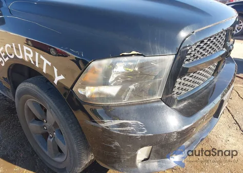 2021 Ram 1500 Classic Express 4X4 6'4 Box из США, поврежденный, VIN 1C6RR7FG8MS593361